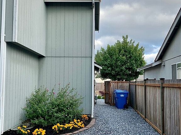5th image of 17722 37th Avenue E