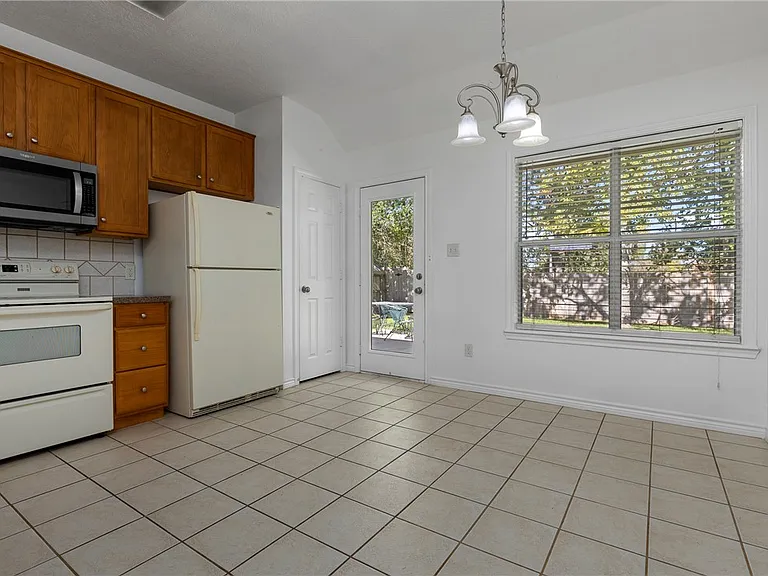 3511 Farah Dr — Photo 13