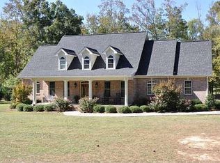 102 Woodedge Dr NE, Calhoun, GA 30701