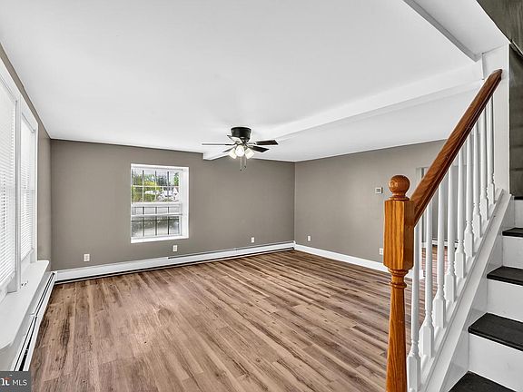 5th image of 680 Main St