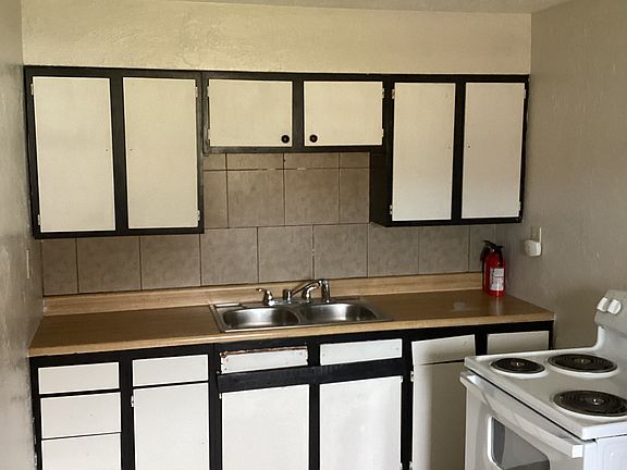 4th image of 207 1/2 83rd St #6
