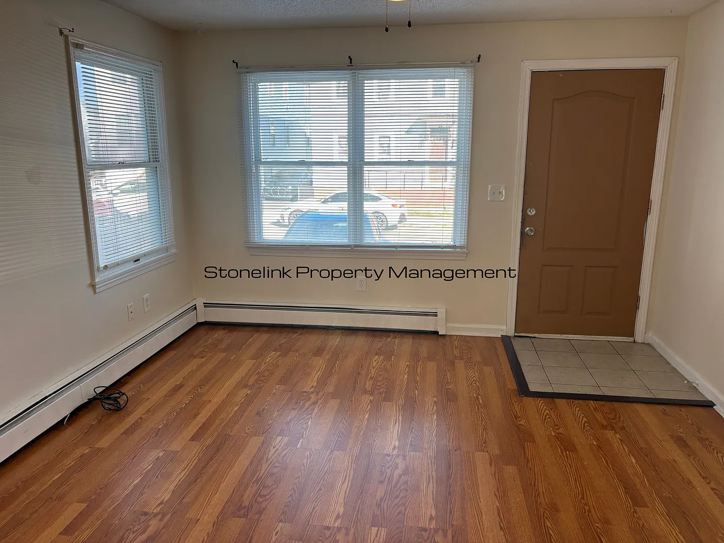 Beautiful Townhouse For Rent in Providence! — Photo 3