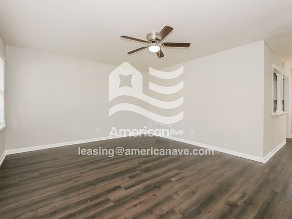 681105_002_wm_-_living_room_13055281.jpg
