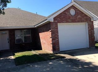 3221 Light Pointe Dr, Dallas, TX 75228