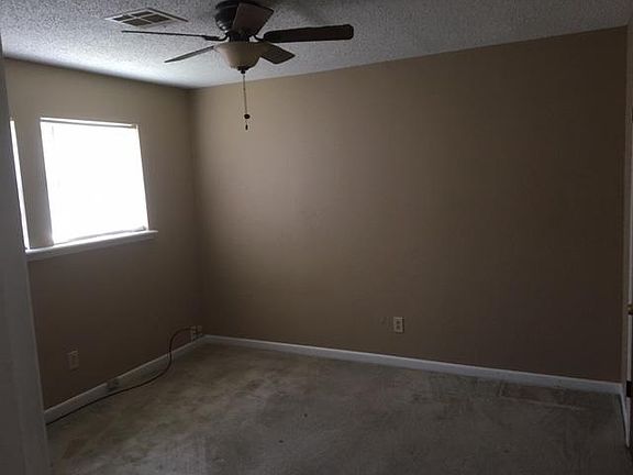4th image of 304 Orleans Ave