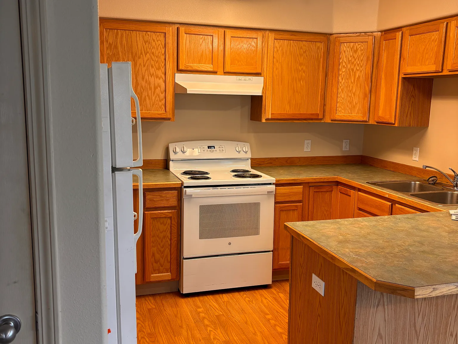 2 bed, 1078 sqft, $2,000 — Photo 3