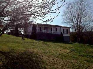 1135 Black Rd, Dandridge, TN 37725