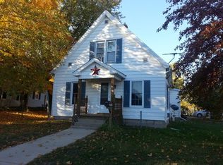 921 Wabash Ave, Carthage, IL 62321