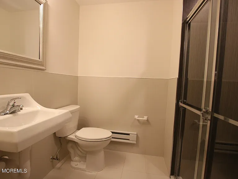 1003 Bond St #5 — Photo 4