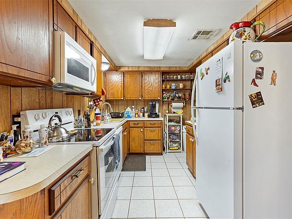 5th image of 1717 Elm Dr