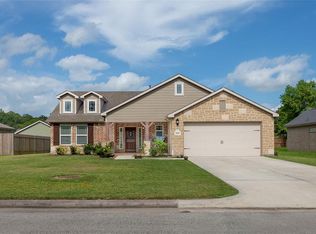 2547 Turberry Dr, West Columbia, TX 77486