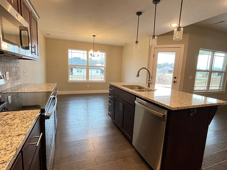 6002 S Iris Ln — Photo 5