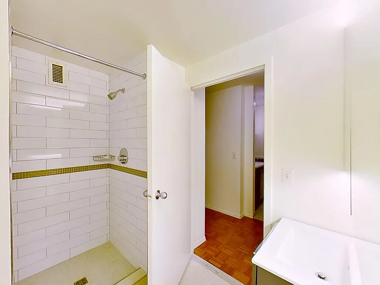 360 W 34th St #12X — Photo 8