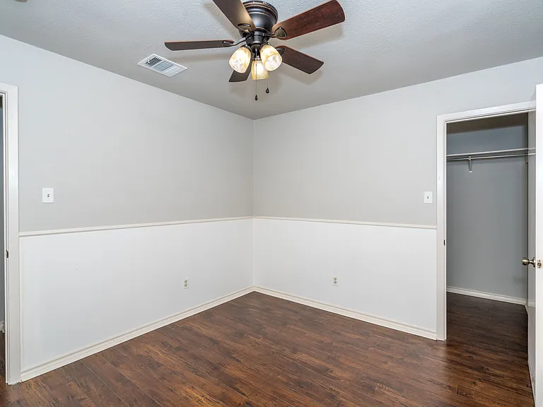 15503 Walnut Creek Dr — Photo 13