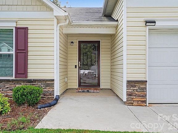 2nd image of 1170 Amberlight Cir