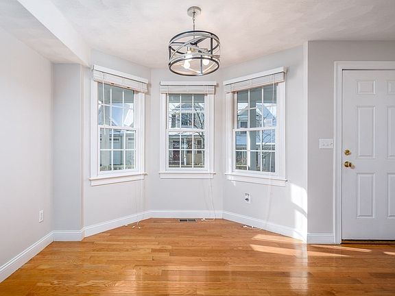 5th image of 10 Charnstaff Ln Unit 202