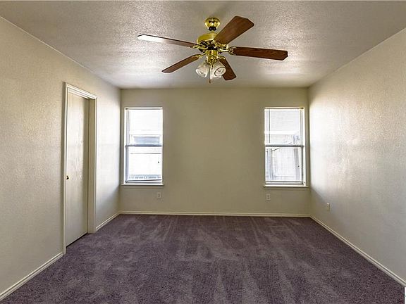 3rd image of 2901 Wesley Dr