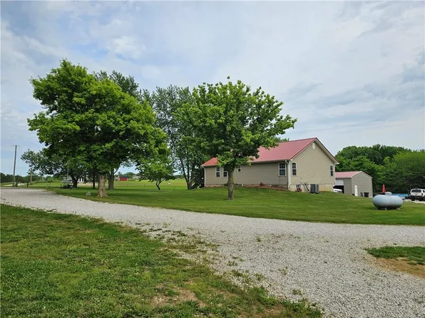 510 SW 801st Rd, Holden, MO 64040