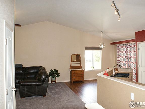 4th image of 662 Florence Ave