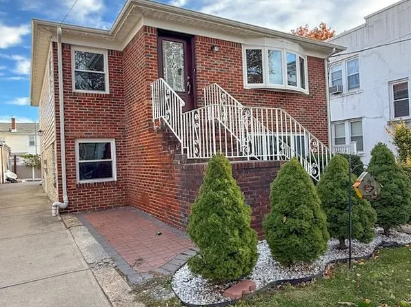 223 Day Avenue image 28 of 30