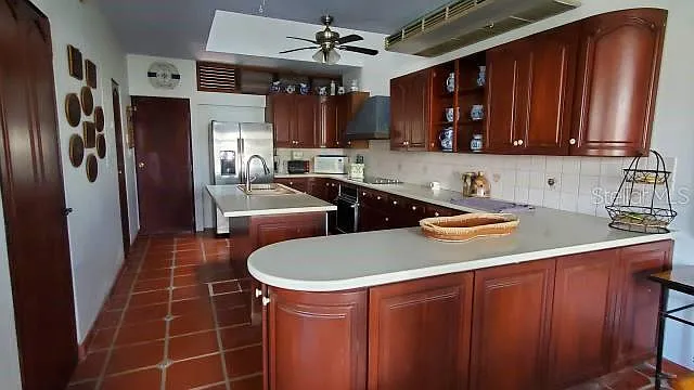 5 bed, 4.5 bath, 3500 sqft, $8,000 — Photo 3