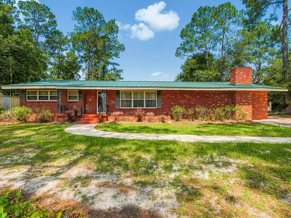 1009 Dogwood Dr, Geneva, AL 36340