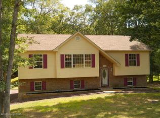 216 Clubhouse Dr, East Stroudsburg, PA