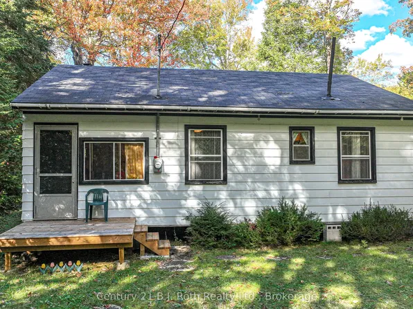 6571 Pioneer Village Ln, Ramara, ON L0K 1W0
