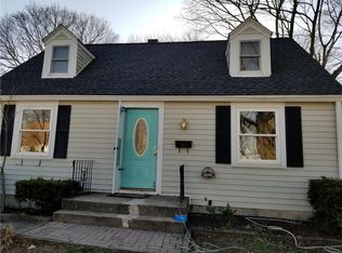 105 Lake Dr, North Kingstown, RI 02852