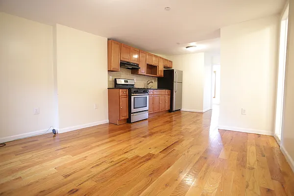 Rented by Georgine Podhorsky, LREB | media 8