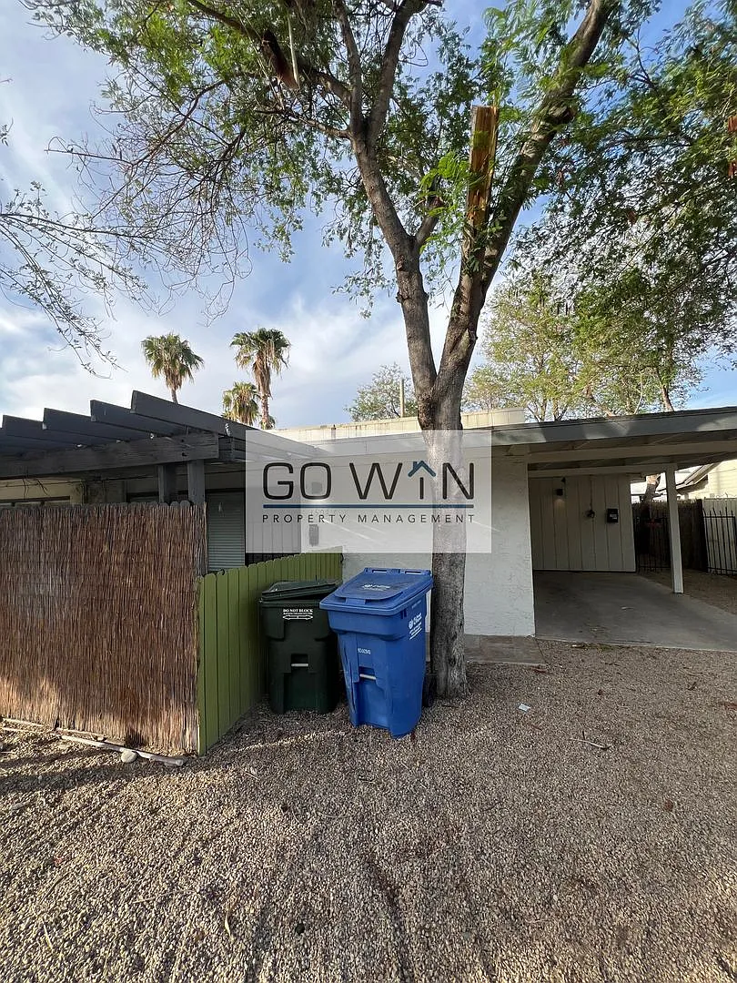 1502 East Highland Avenue — Photo 4