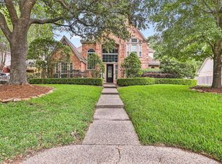 2106 Mountain Lake Dr, Kingwood, TX 77345