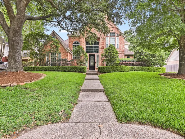 2106 Mountain Lake Dr, Kingwood, TX 77345