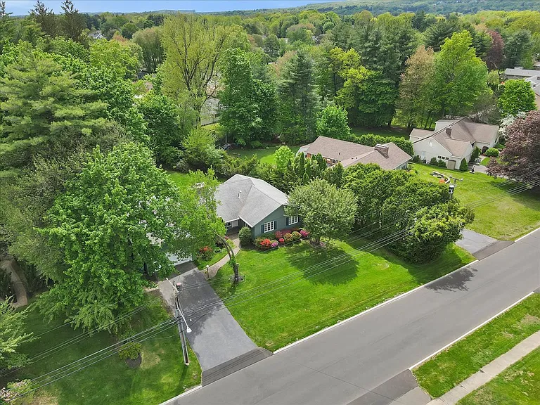 11 W Ridge Dr — Photo 46