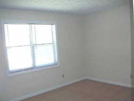 2090 Hollywood Dr — Photo 10