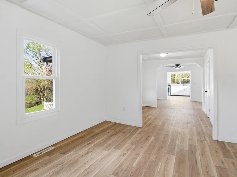 318 McClure St — Photo 15