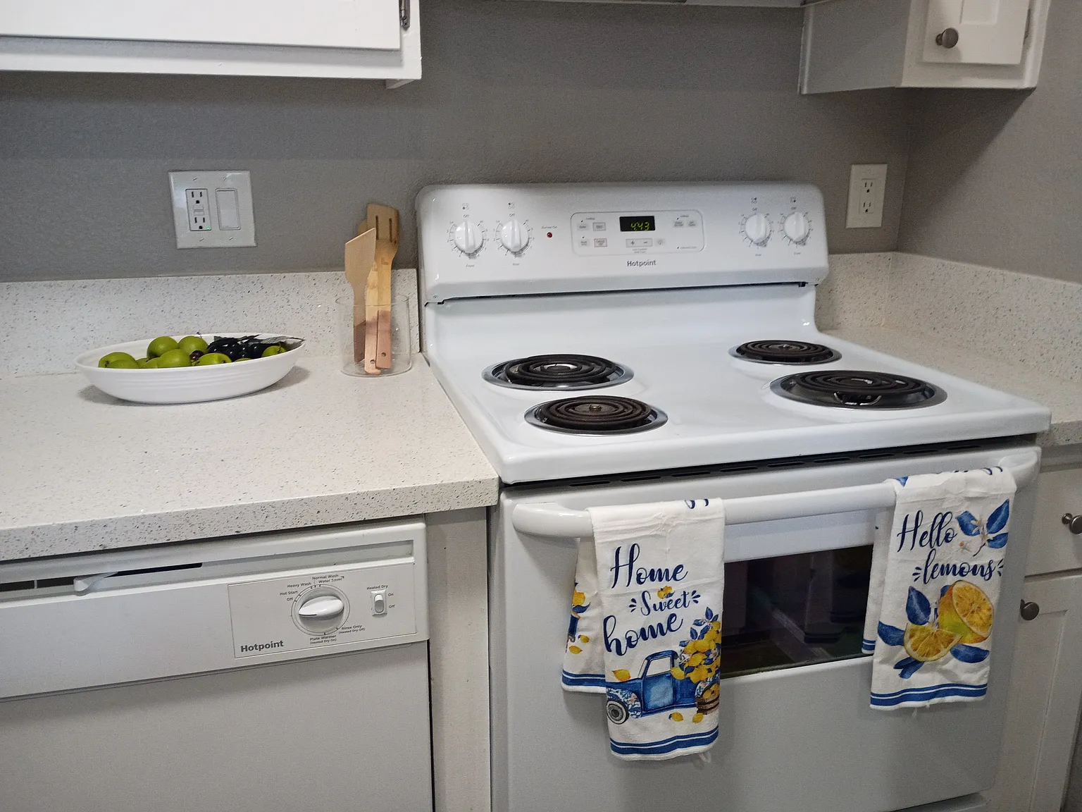 Studio, 400 sqft, $851 — Photo 1