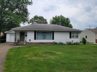 819 3rd St NW, New Philadelphia, OH 44663