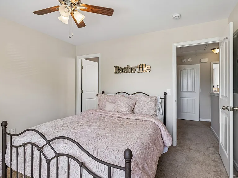1319 Riverbrook Dr — Photo 35
