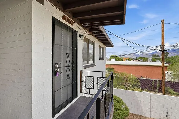 1 bed, 1.0 bath, $795 — Photo 3