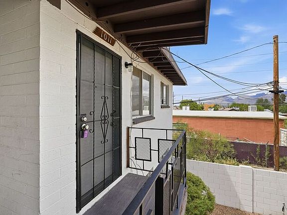 3rd image of 1011 E Spring St #1011