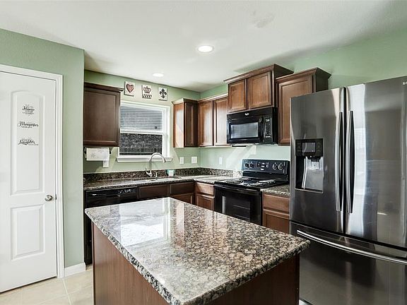 4th image of 421 Turquoise Trade Dr