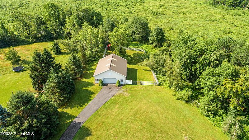 3rd image of 64 Vosburgh Road