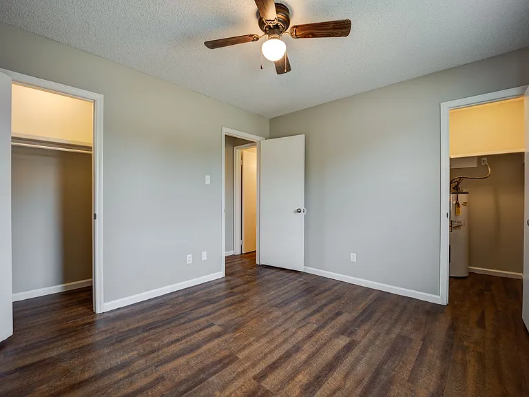Mill Creek Apartments — Photo 11