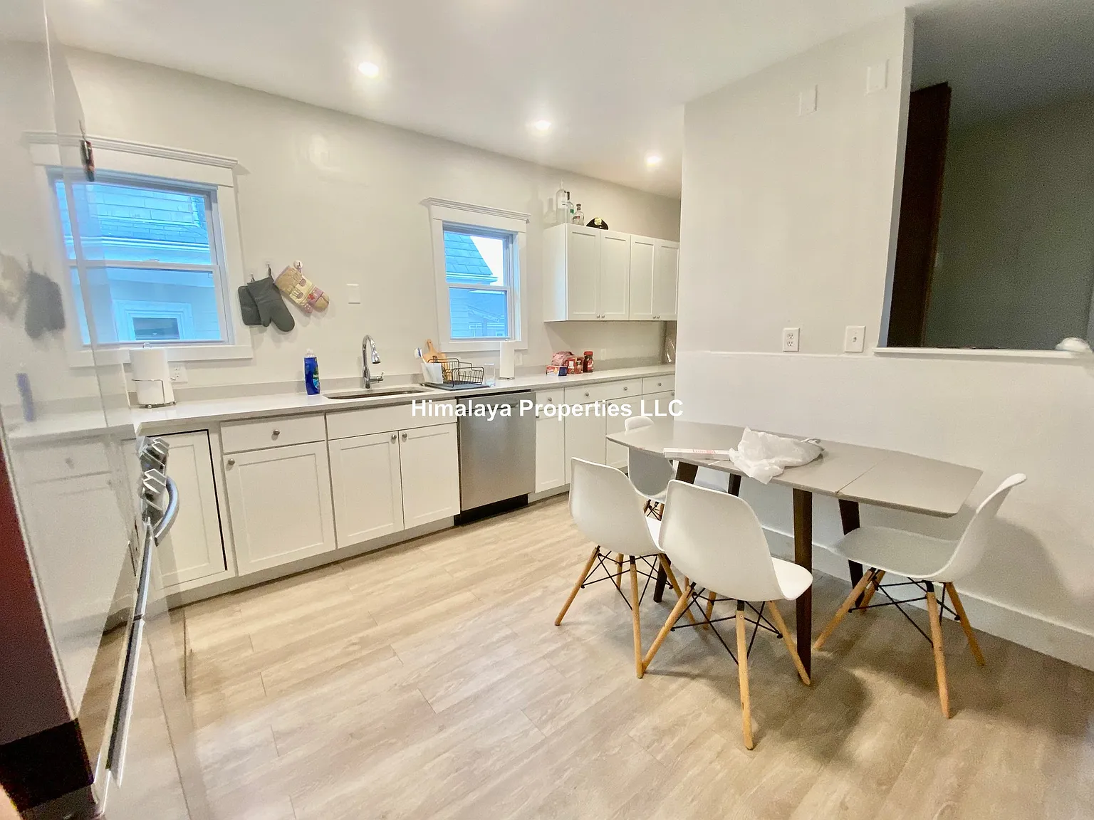 4 bed, $5,700 — Photo 1