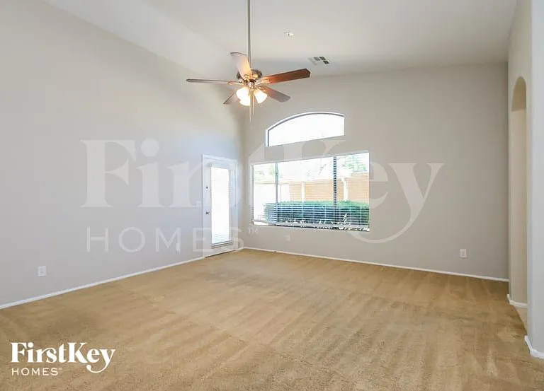 98 E Clairidge Dr — Photo 7