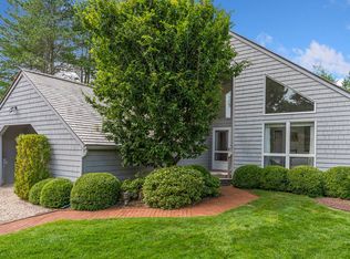 30 Huckleberry Ln, East Hampton, NY 11937