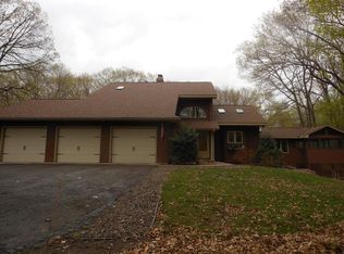 5400 Vagabond Ln N, Plymouth, MN 55446