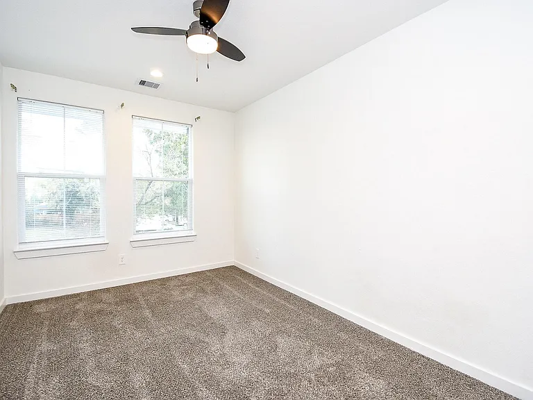 6828 Liverpool St — Photo 19