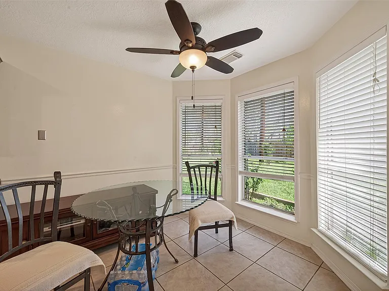8203 Paddington Place Dr — Photo 10